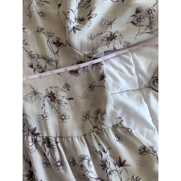 See and Be Seen Ivory Floral Long Sleeve Button Down, High/Low Size Large EUC - Picture 7 of 12